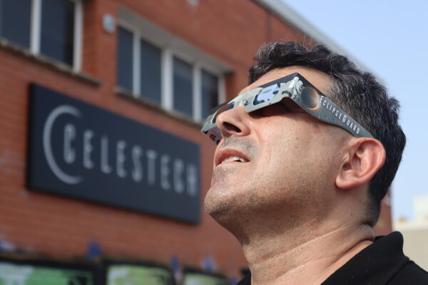 Gafas de Eclipse Solar EclipseGuard — La Luna
