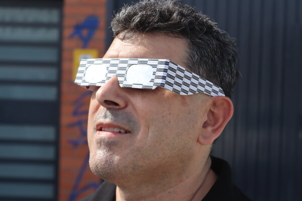 Gafas de Eclipse Solar — Damero Celestech