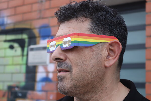 Gafas de Eclipse Solar — Arcoíris del Orgullo